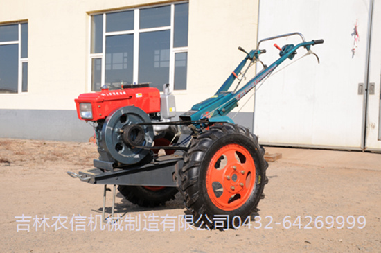 NX101型四驅(qu)手扶拖(tuo)拉機