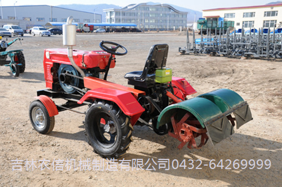 NX32型四(si)輪拖拉(la)機2