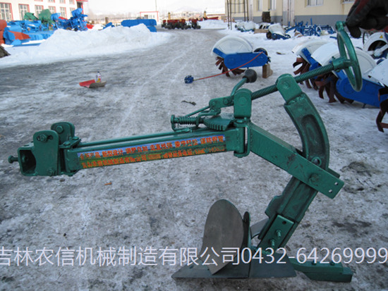 1LSW-135型水(shuǐ)旱田兩(liǎng)用犁