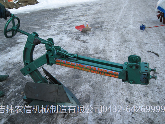 1LSW-135型水旱(hàn)田兩用(yong)犁